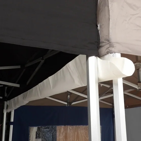 Gouttière en PVC 580gr/m² pour barnum pliant à fixer par bandes de velcro sur les bandeaux de la bâche de toit