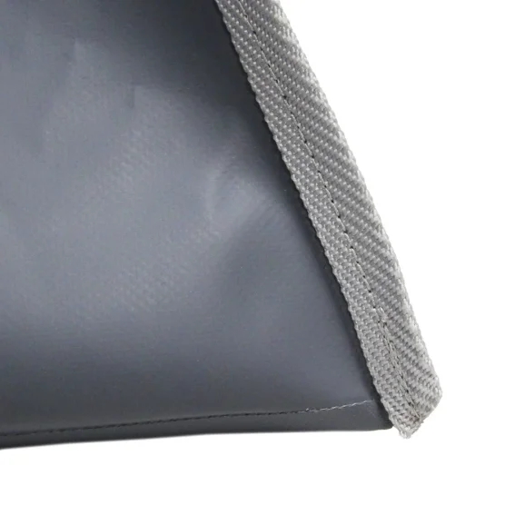 Soudure et couture de renfort sur les angles de notre lestage à remplir Soudure et couture de renfort sur les angles de notre lestage à remplir