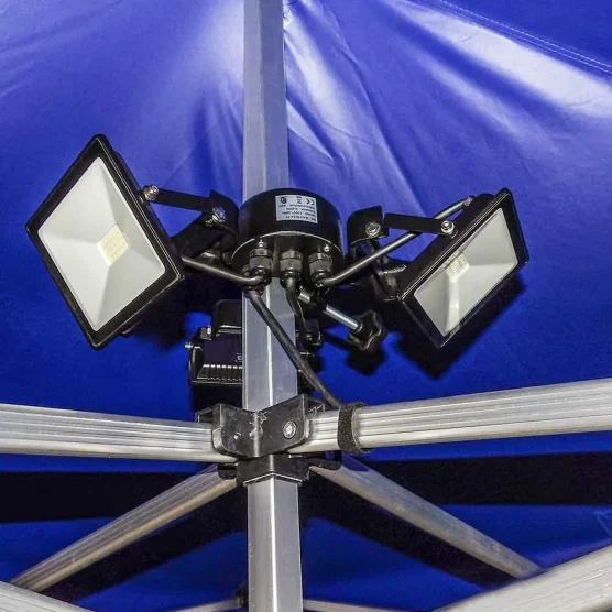 Lampe LED 450W 3 spots à accroche verticale pour barnum pliant ou tente de réception