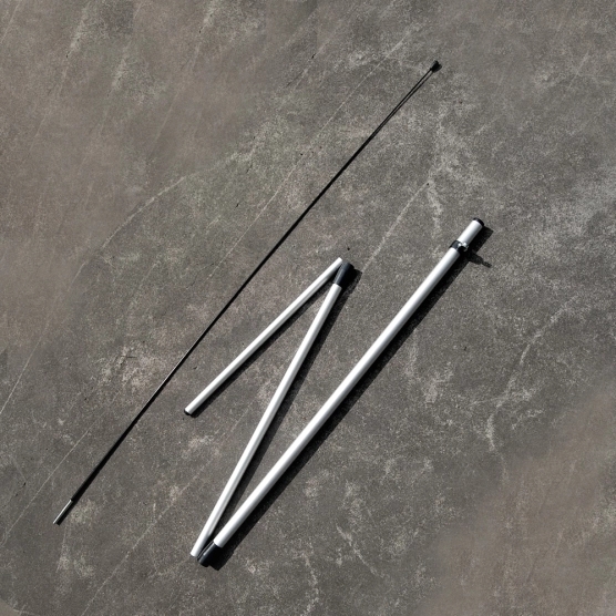 Mât en tubes aluminium et tige en fibre de verre pour oriflamme Mât en tubes aluminium et tige en fibre de verre pour oriflamme