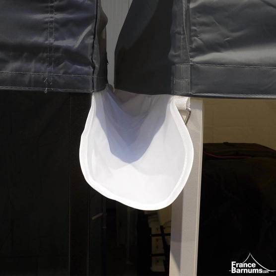 Gouttière en Polyester 380gr/m² pour une bonne étanchéité entre deux tentes pliantes