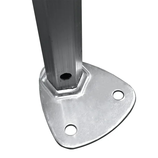 Nos barnums pliants Alu Pro 45 ECO sont équipés d'une large platine de pied bien stable avec 2 ancrages possibles Nos barnums pliants Alu Pro 45 ECO sont équipés d'une large platine de pied bien stable avec 2 ancrages possibles