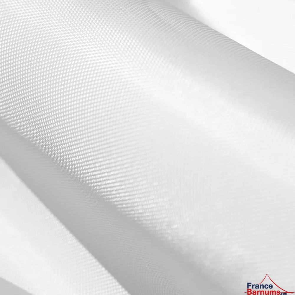 Bâche de toit Polyester enduction PVC 380 g/m2 de couleur blanche Bâche de toit Polyester enduction PVC 380 g/m2 de couleur blanche