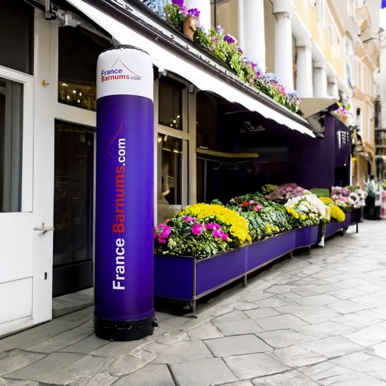 La colonne gonflable est utilisable en intérieur comme en extérieur La colonne gonflable est utilisable en intérieur comme en extérieur