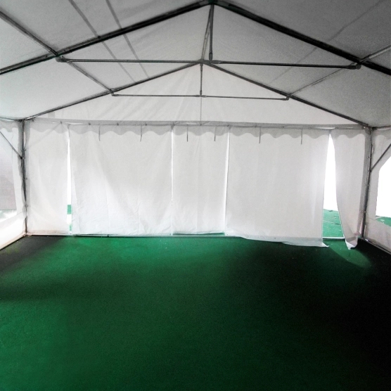Tente de réception 7x15m 2 pignons avec portes enroulables Tente de réception 7x15m 2 pignons avec portes enroulables