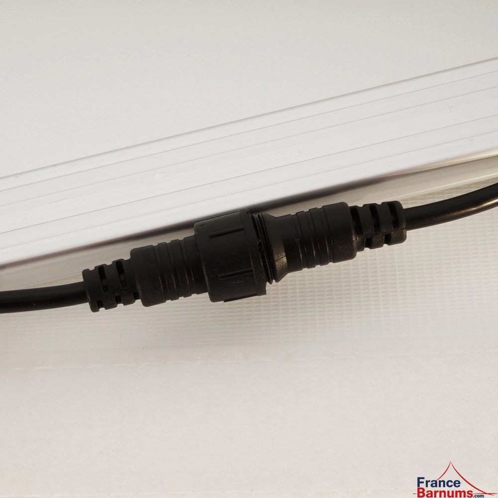 Connexion entre deux guirlandes guinguette blanche unie pour barnum pliant et tente de réception