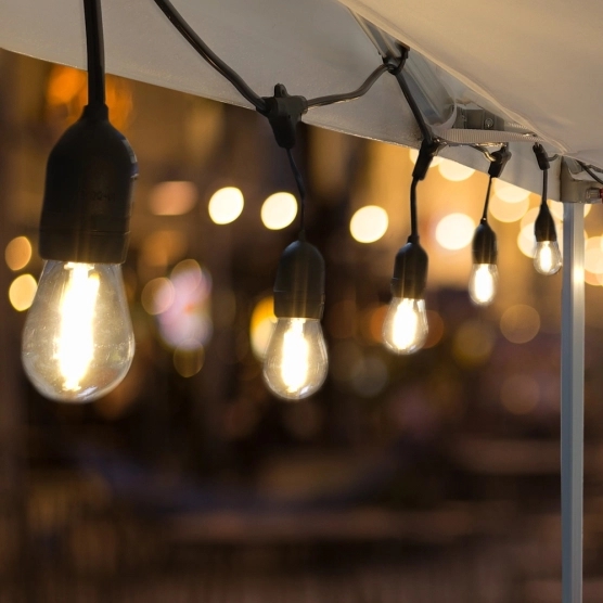 Guirlande guinguette blanche pour barnum pliant ou tente de réception