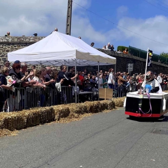 Barnum 3x6m blanc de la gamme Alu Pro 45 Luxe lors d'une animation