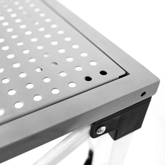 Présentoir comptoir en acier avec plateaux ajourés et renforcés