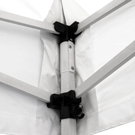 Renforts au niveau des angles, mât(s) et intersections