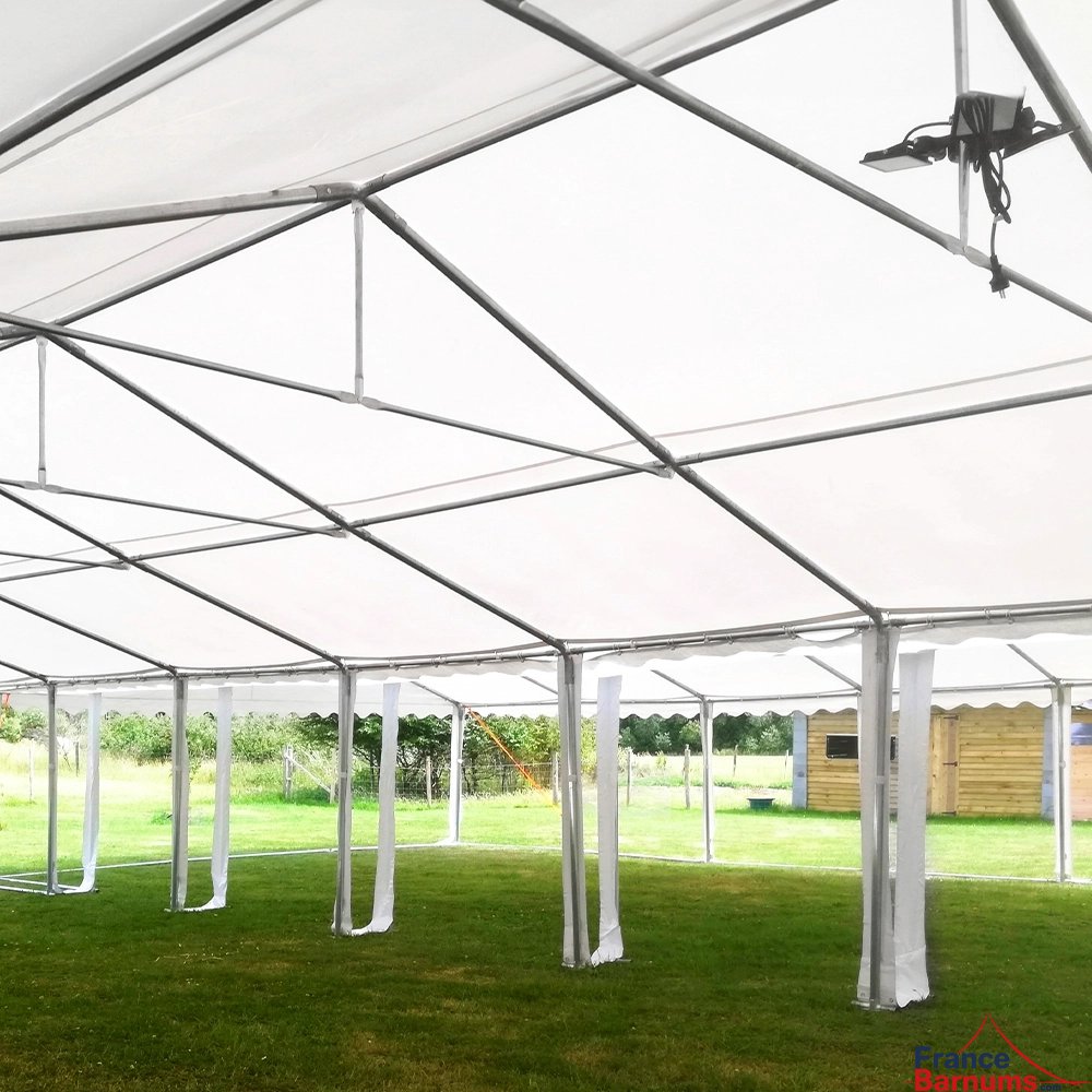 Chapiteau de réception 6x14m PVC - structure renforcée au faîtage et tubes de 50mm Chapiteau de réception 6x14m PVC - structure renforcée au faîtage et tubes de 50mm