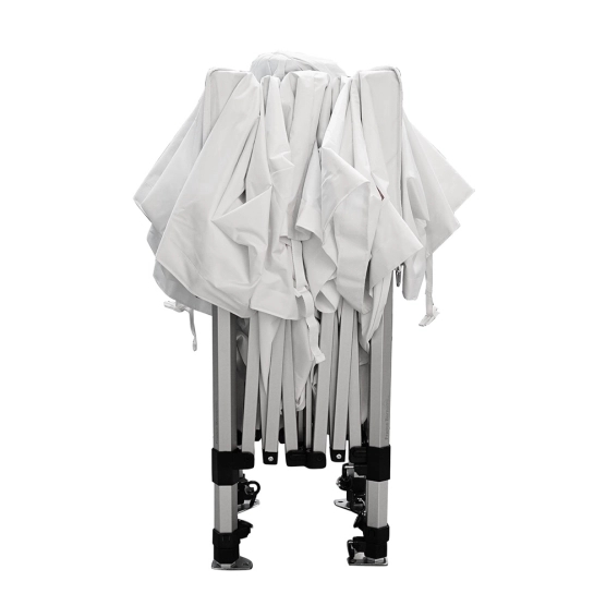 Un barnum plié facile à stocker et à transporter