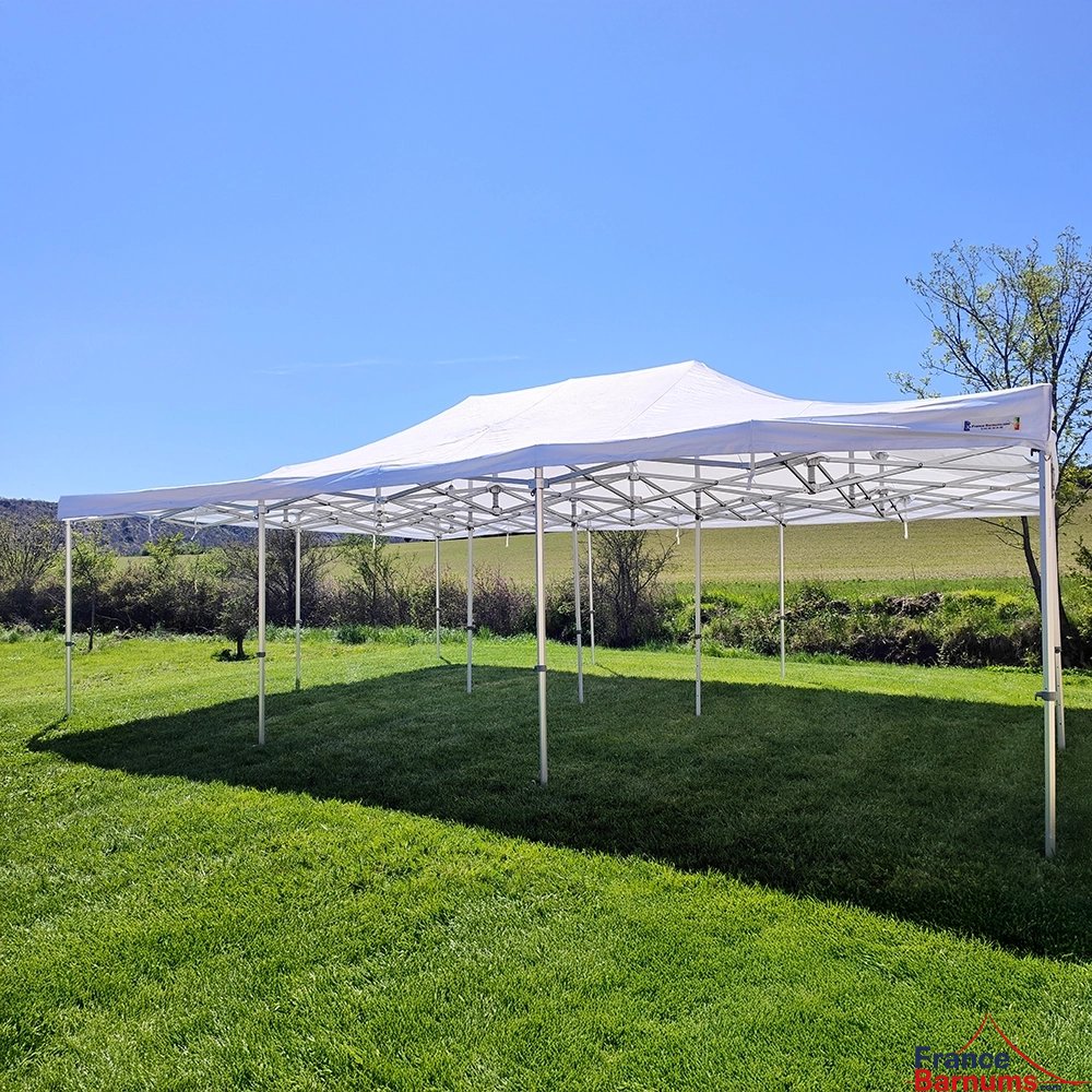 Abri pliant ALU PRO Blanc 6mx9m (54m²) lors d'un événement en extérieur Abri pliant ALU PRO Blanc 6mx9m (54m²) lors d'un événement en extérieur