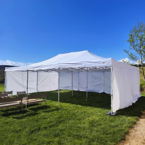 Tonnelle Pliante ALU PRO Blanc 6mx9m (54m²) avec murs pleins en extérieur