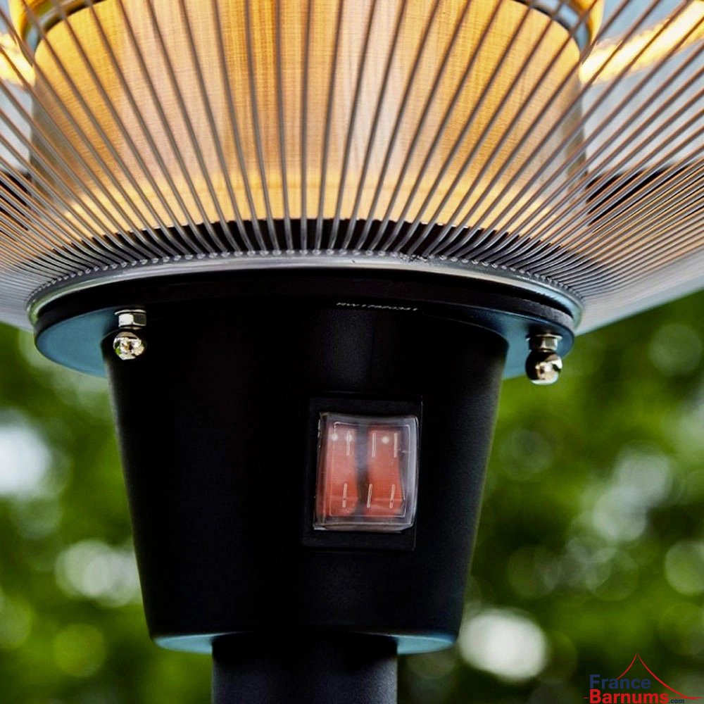 Grâce aux deux interrupteurs, il est possible de choisir la puissance de ce chauffage sur pied