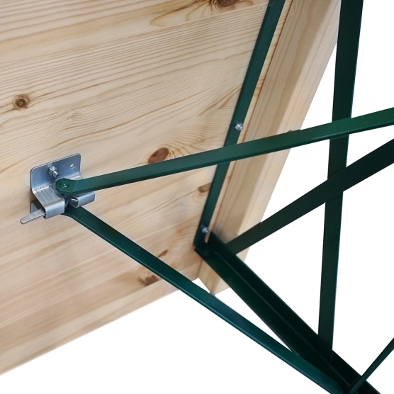 Le pied est solidement fixé sous la table de bistrot en bois pour une sécurité maximale