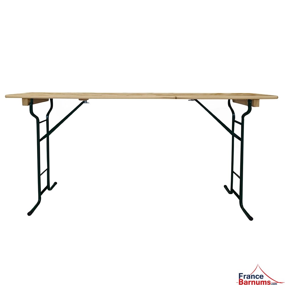 La table bistrot en bois et acier a un design très original et multifonctions