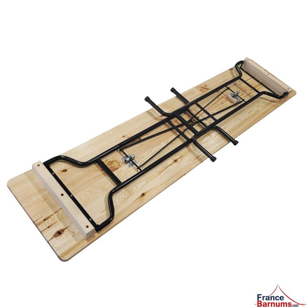 Une fois pliée, votre table buffet ne prend plus de place une fois repliée grâce à ses pieds rabattables