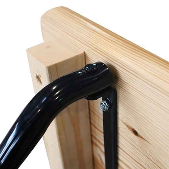 La structure tubulaire est en Acier recouvert d'une peinture epoxy-polyester pour une résistance optimale