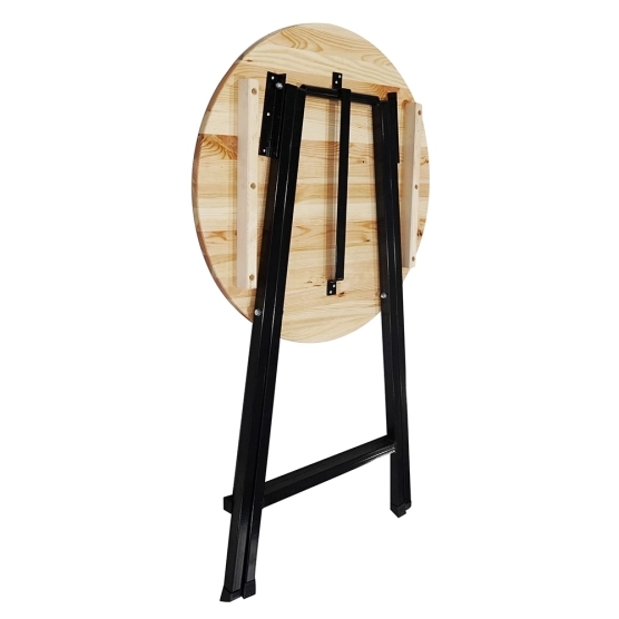 Une fois plié, la table ronde brasserie se range très facilement grâce à son faible encombrement