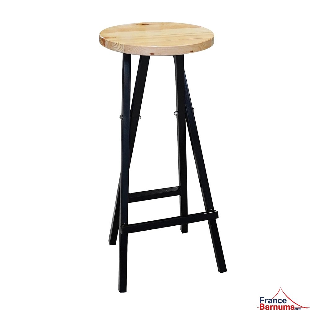 Fins et robustes, ces tabourets pliants s'adaptent à tous les décors