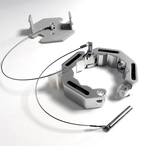 Connecteur Ø55mm avec support à visser sous le comptoir buvette