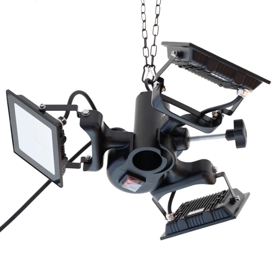 Lampe LED 450W suspendue par chaîne dans un barnum sans mât central
