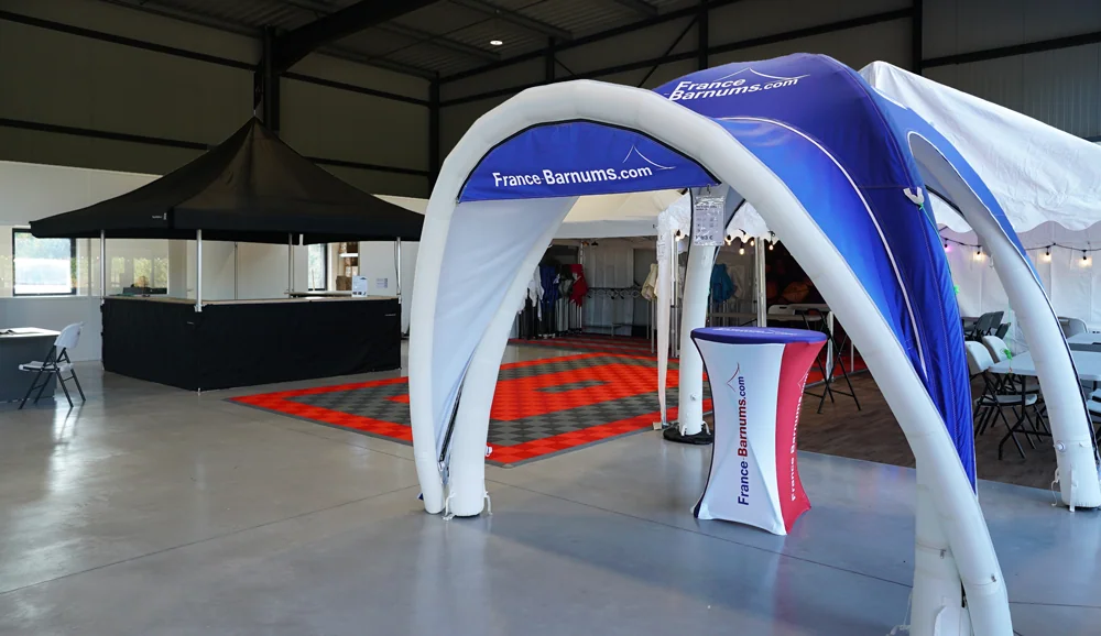 Entrée du showroom de France Barnums