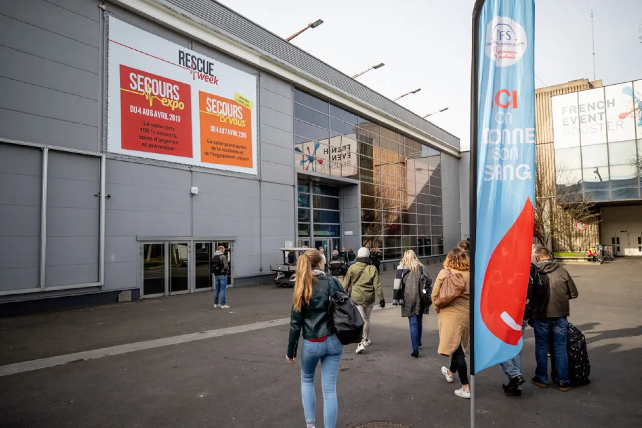 Entrée du salon secours expo porte versailles Paris