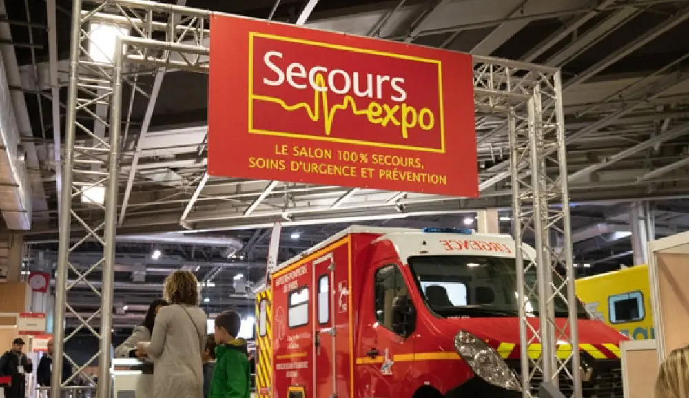 camion de pompier au salon secours expo