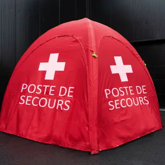 barnum pliant servant de vestiaire lors de rencontre sportive